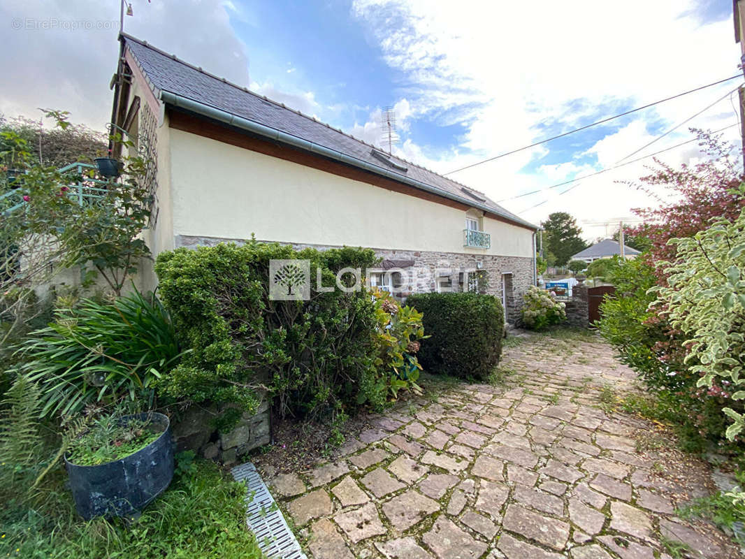 Maison à PLOUEZEC