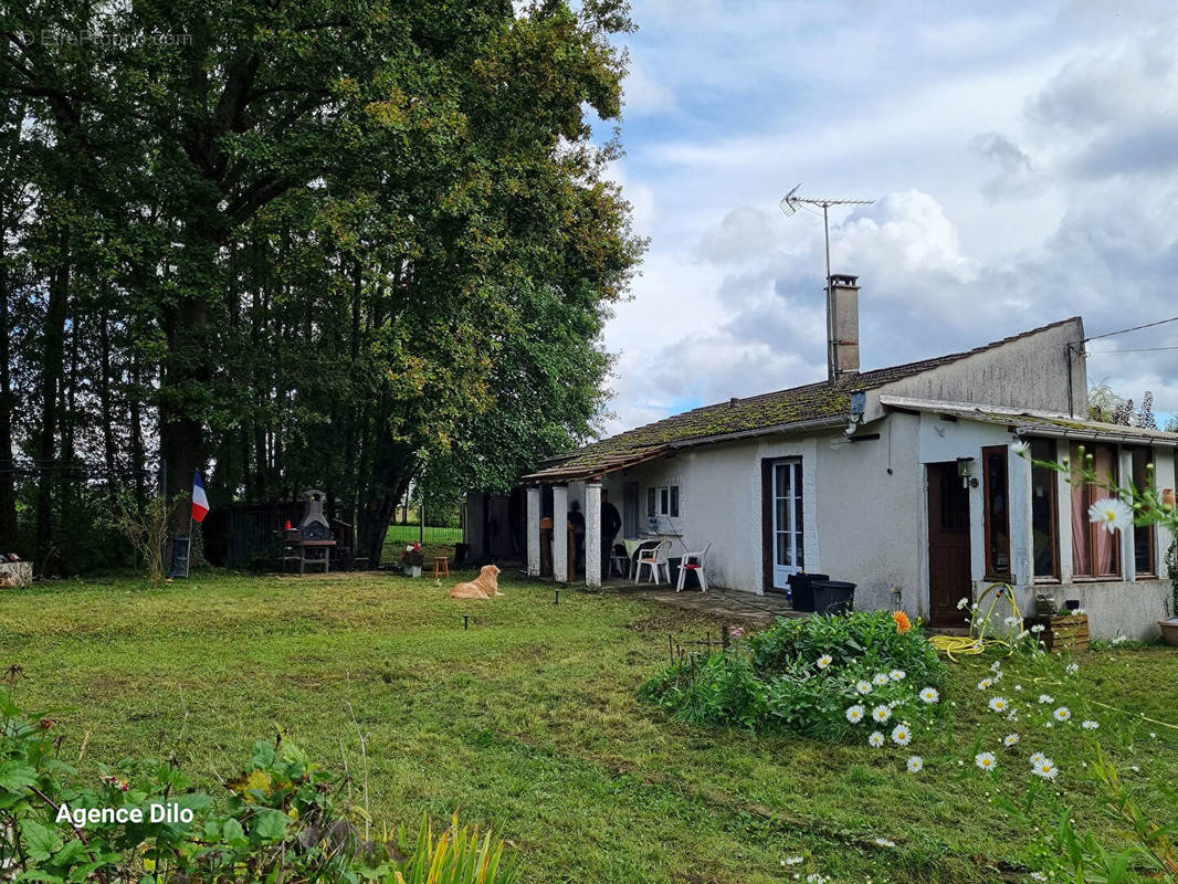 Maison à BRIENON-SUR-ARMANCON