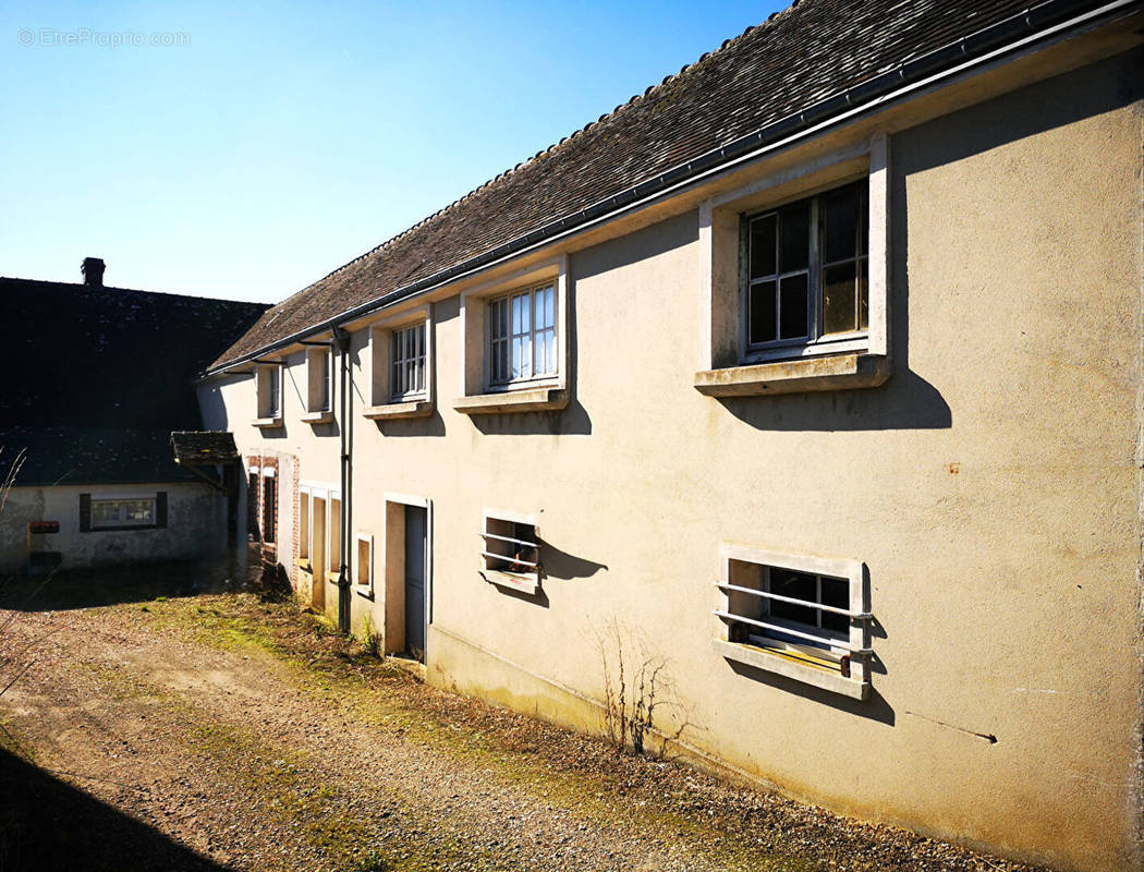 Maison à CHAMPROND-EN-GATINE