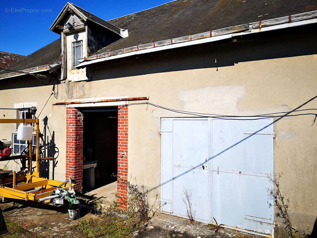 Maison à CHAMPROND-EN-GATINE