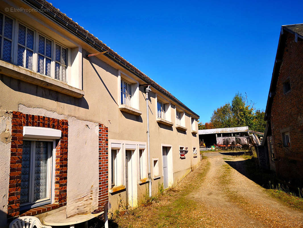 Maison à CHAMPROND-EN-GATINE