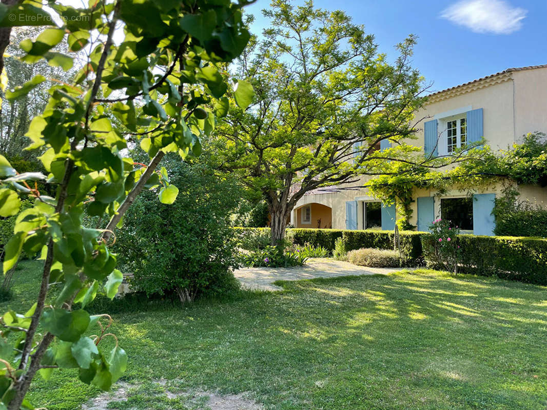 Maison à FONTVIEILLE