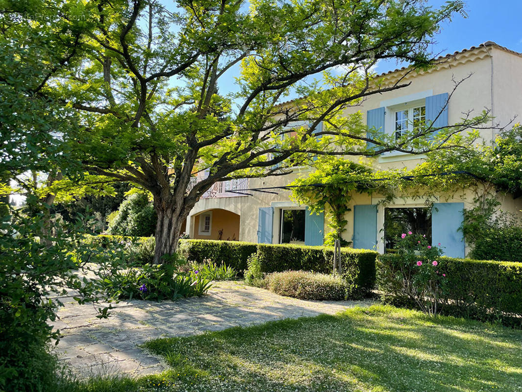 Maison à FONTVIEILLE