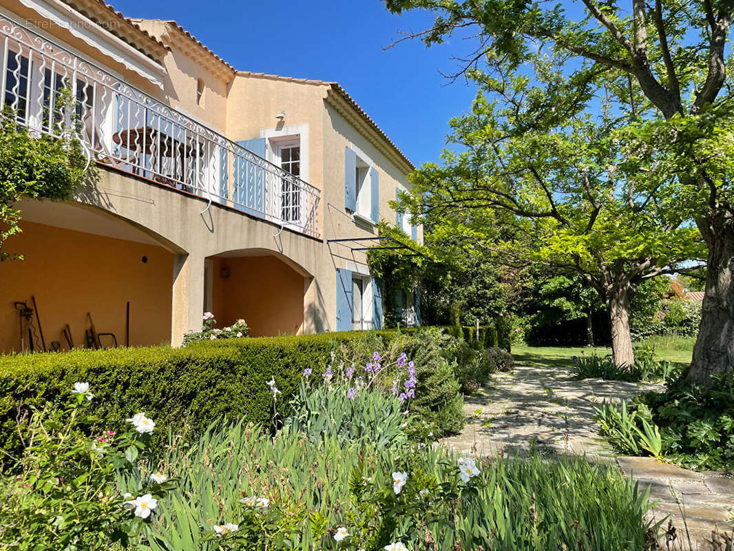 Maison à FONTVIEILLE