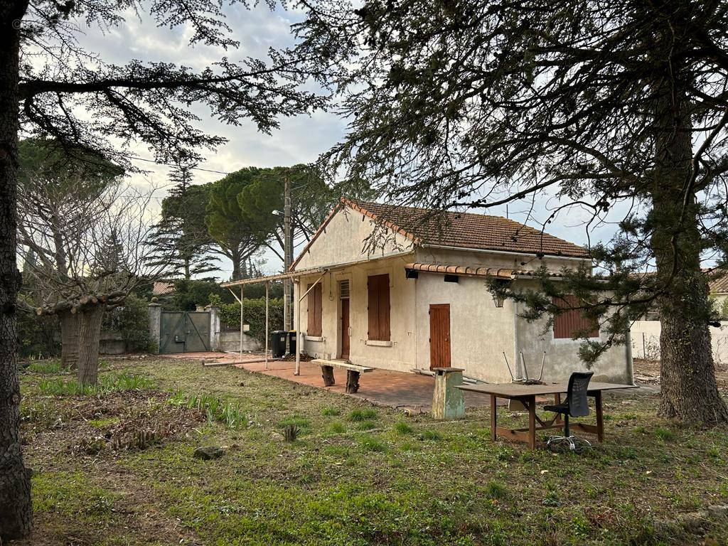 Maison à FONTVIEILLE