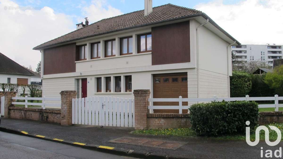 Photo 2 - Maison à SAINT-QUENTIN