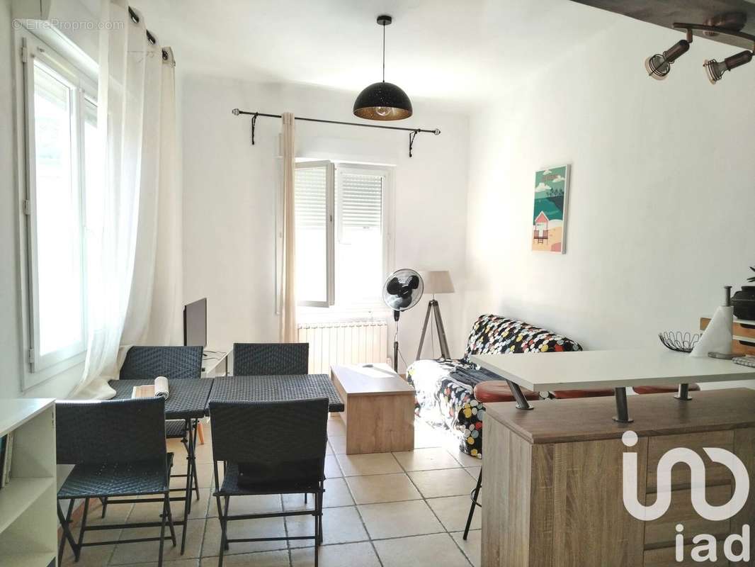 Photo 3 - Appartement à GALLARGUES-LE-MONTUEUX