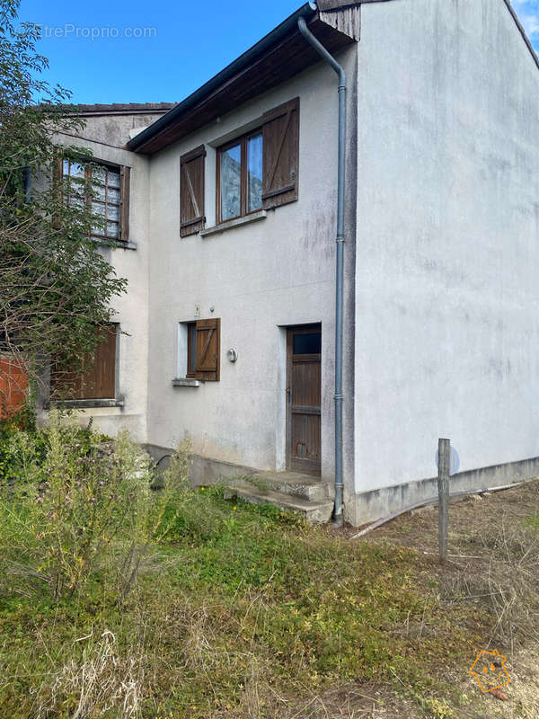 Maison à SAVIGNY-EN-SEPTAINE