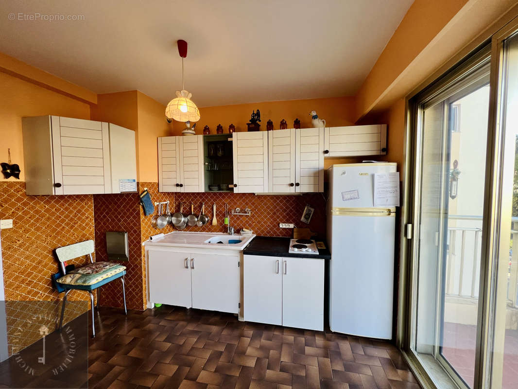 Appartement à SAINT-LAURENT-DU-VAR