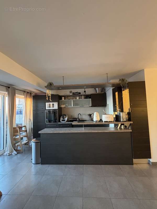 Appartement à MARSEILLE-2E