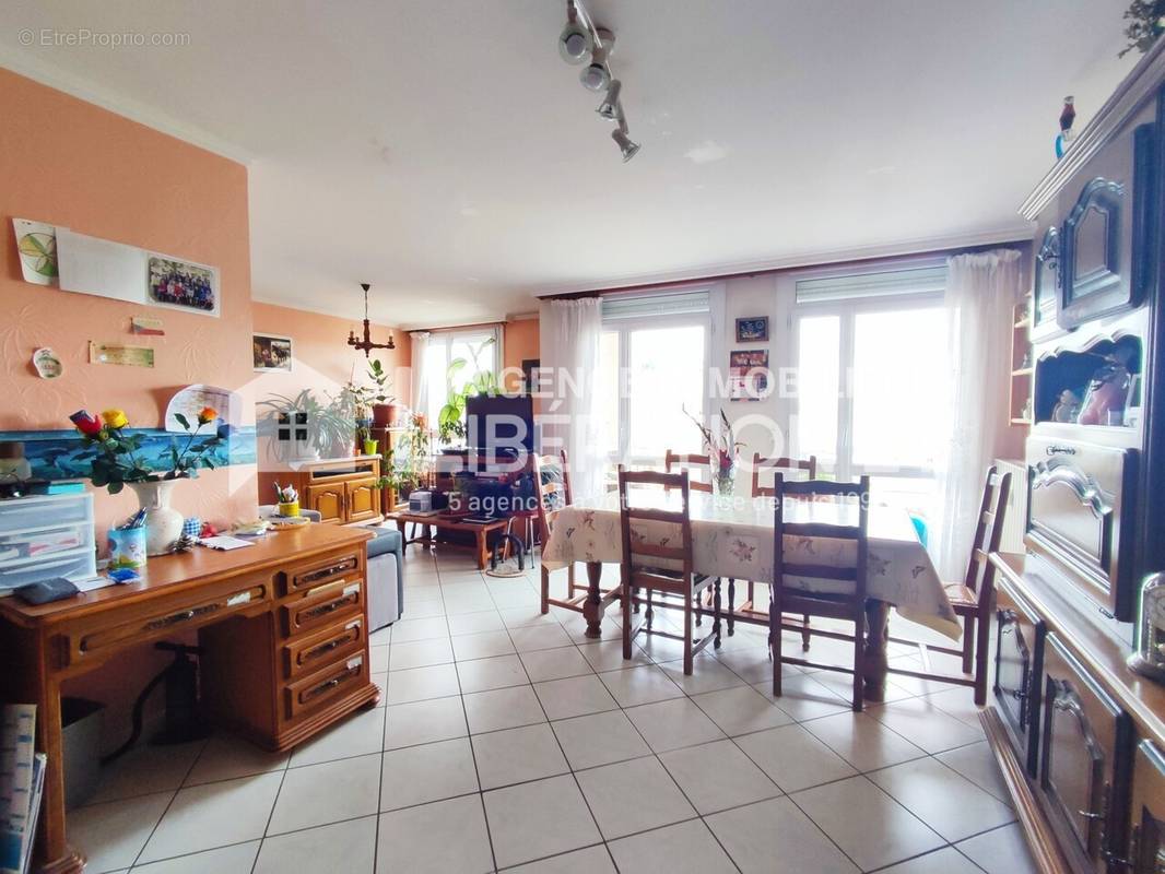 Appartement à SAINT-ETIENNE