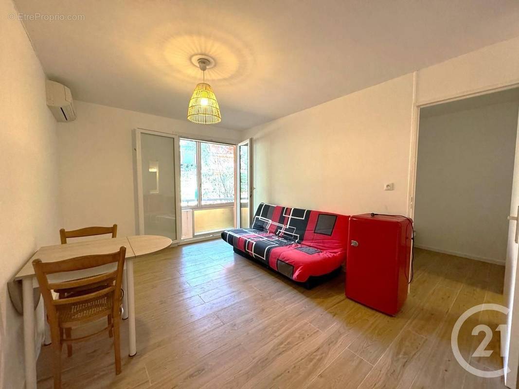 Appartement à BORMES-LES-MIMOSAS