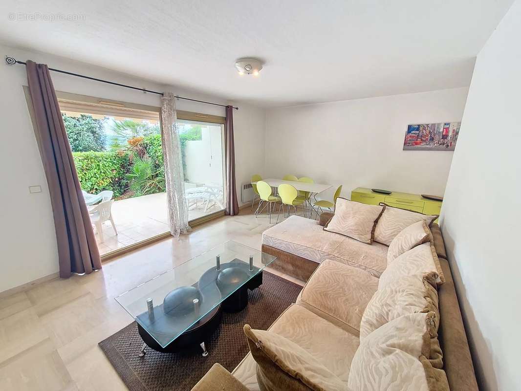 Appartement à MOUGINS