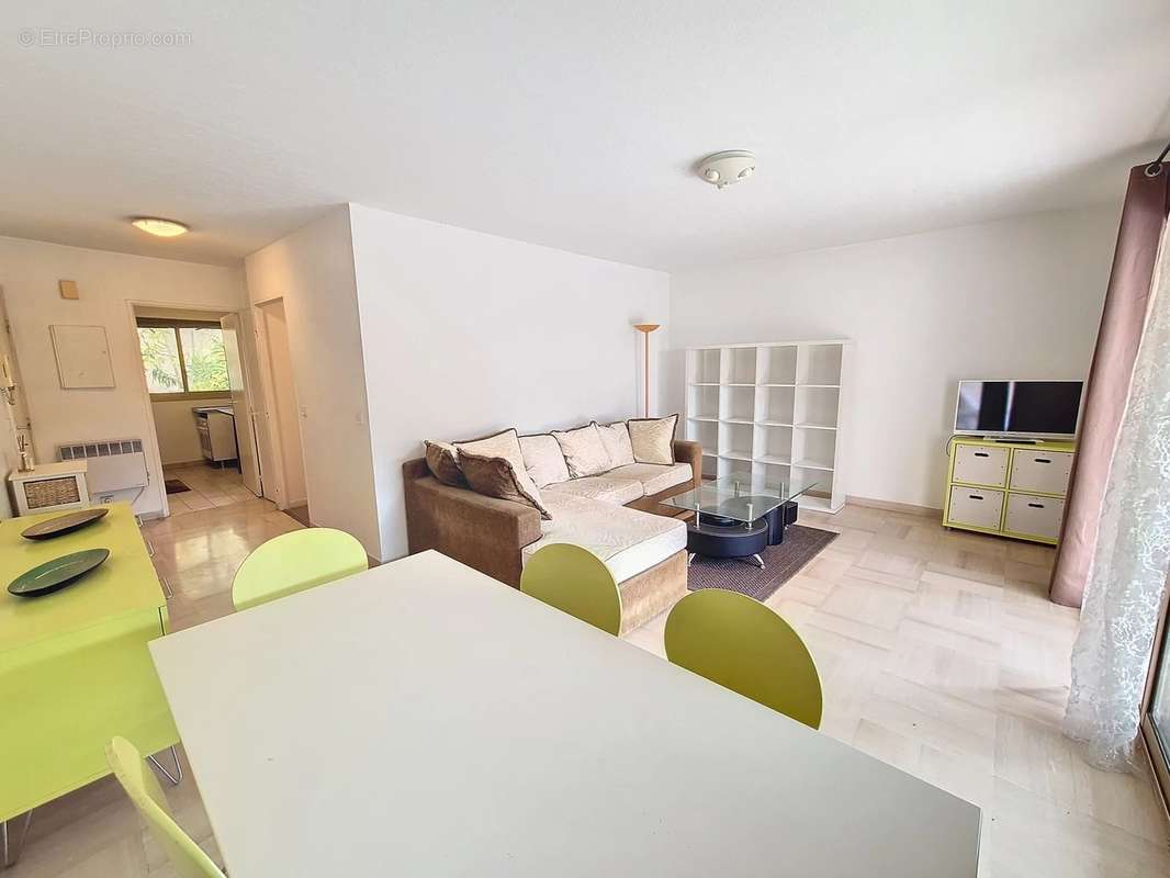 Appartement à MOUGINS