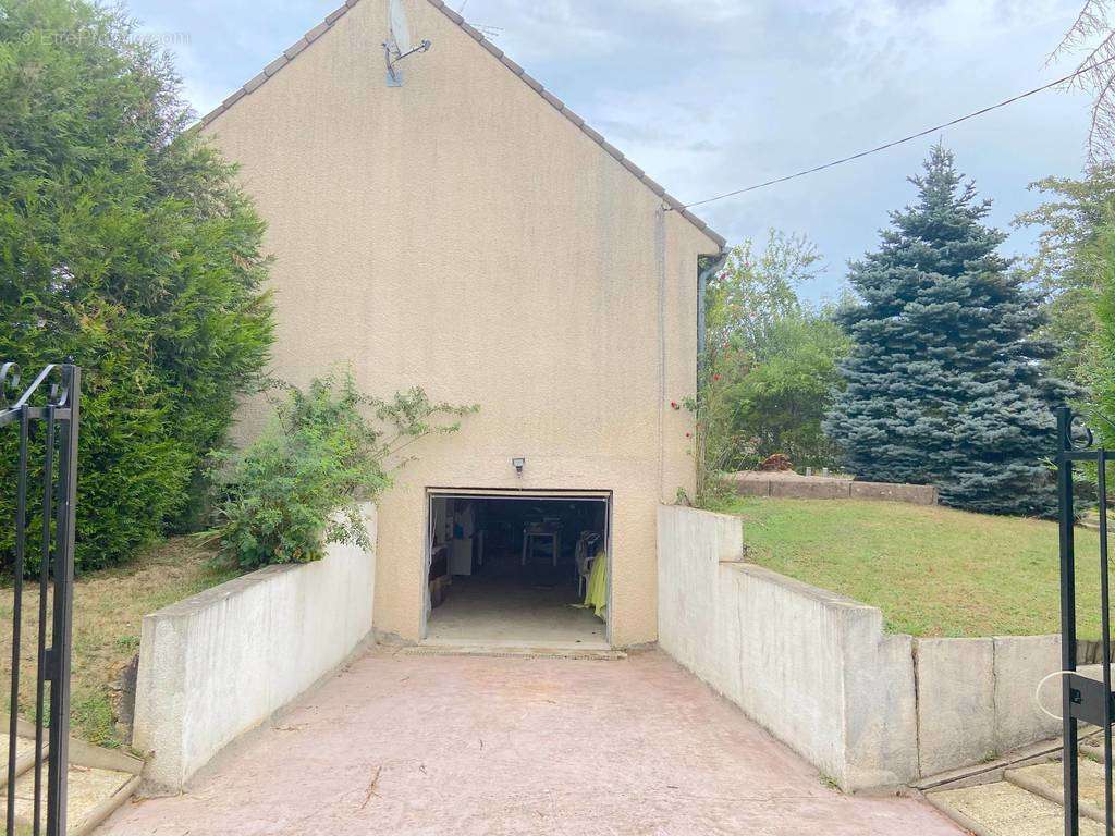 Maison à SAINT-DENIS-SUR-OUANNE