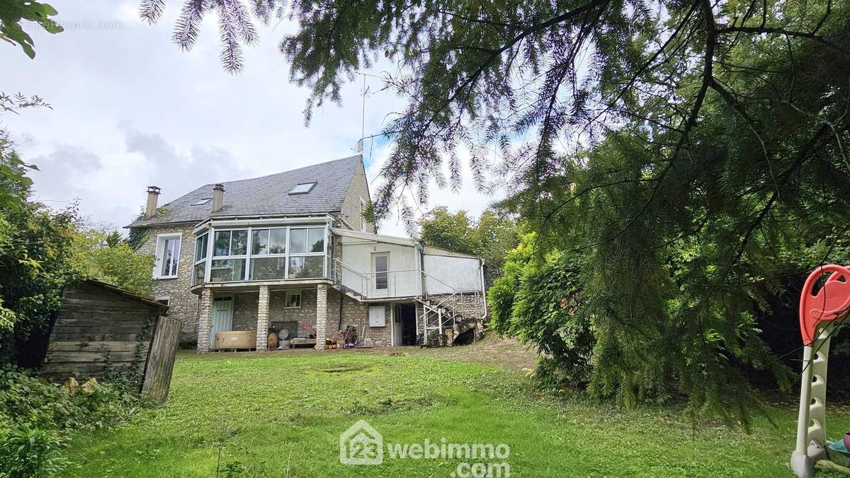 Venez découvrir cette belle maison de 138 m². - Maison à MALESHERBES