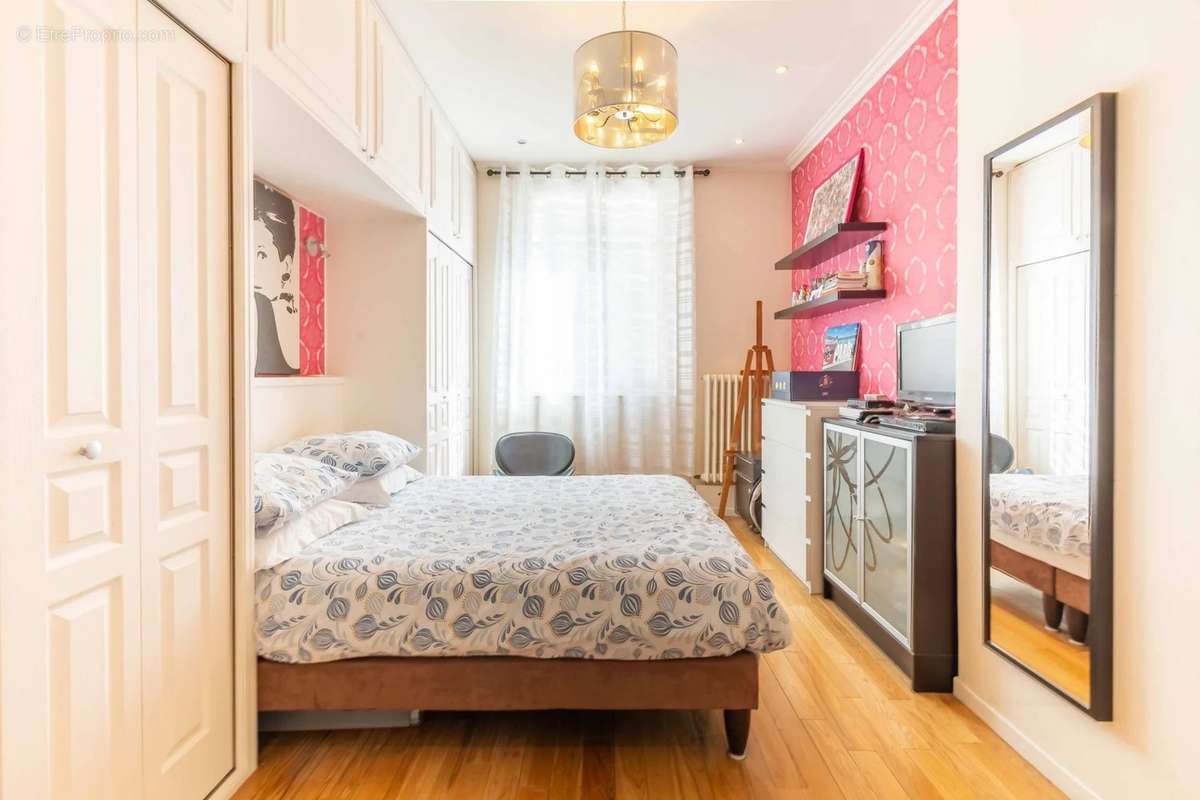 Appartement à PARIS-8E