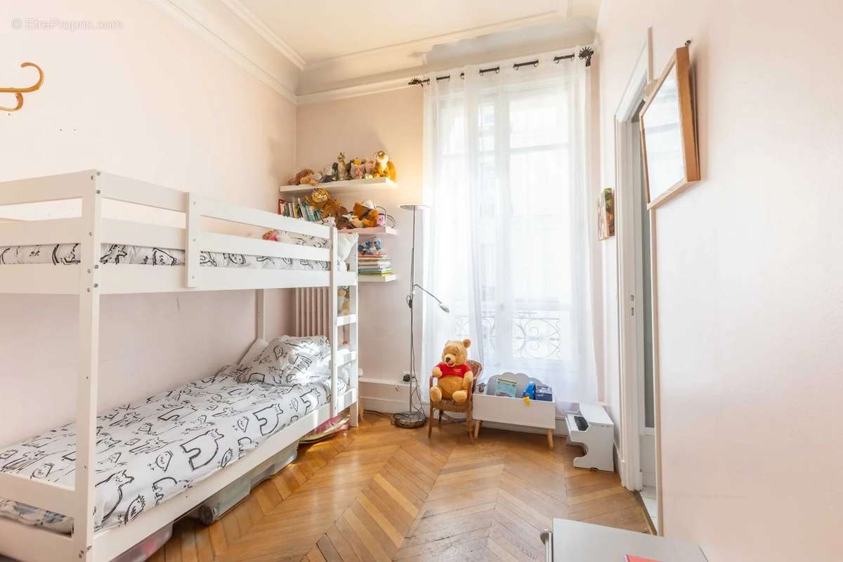 Appartement à PARIS-8E