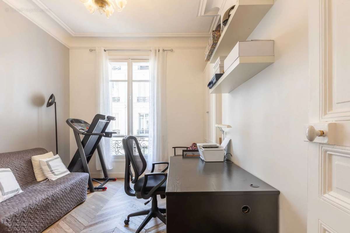 Appartement à PARIS-8E