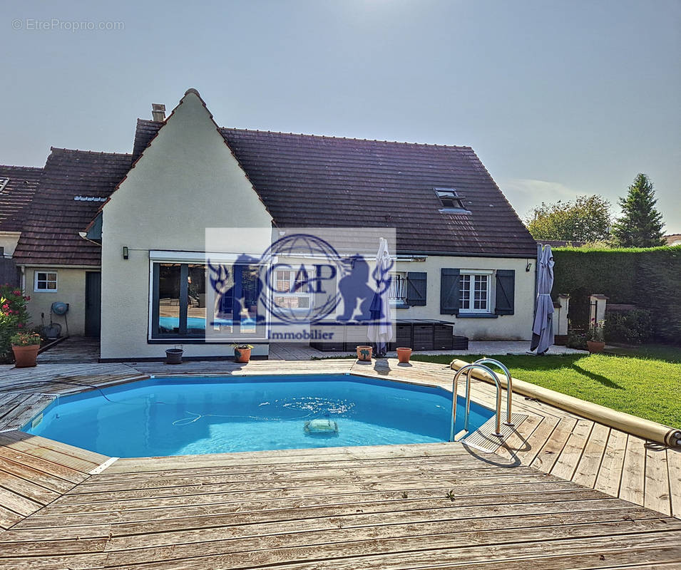 Maison à LE CHATELET-EN-BRIE