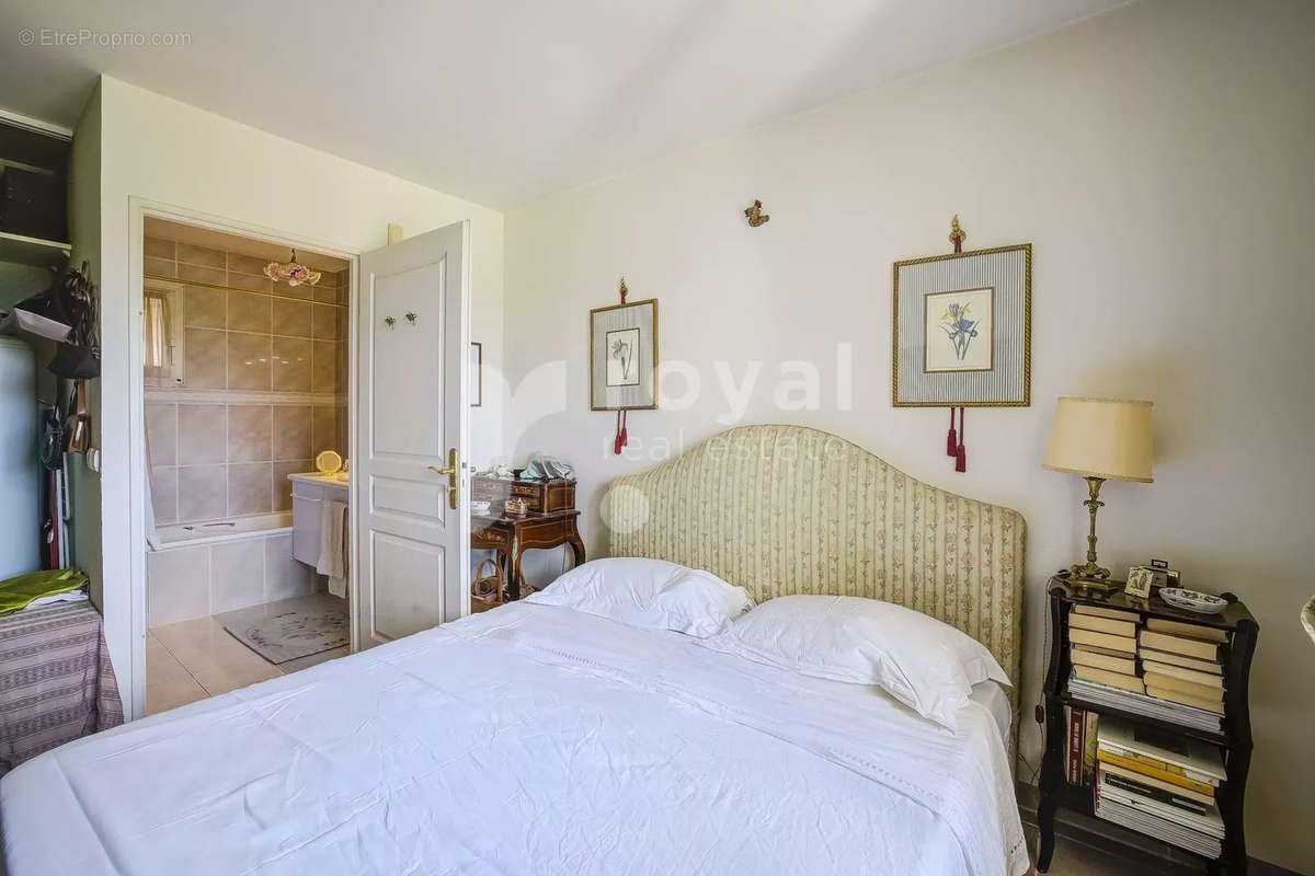 Appartement à MOUGINS