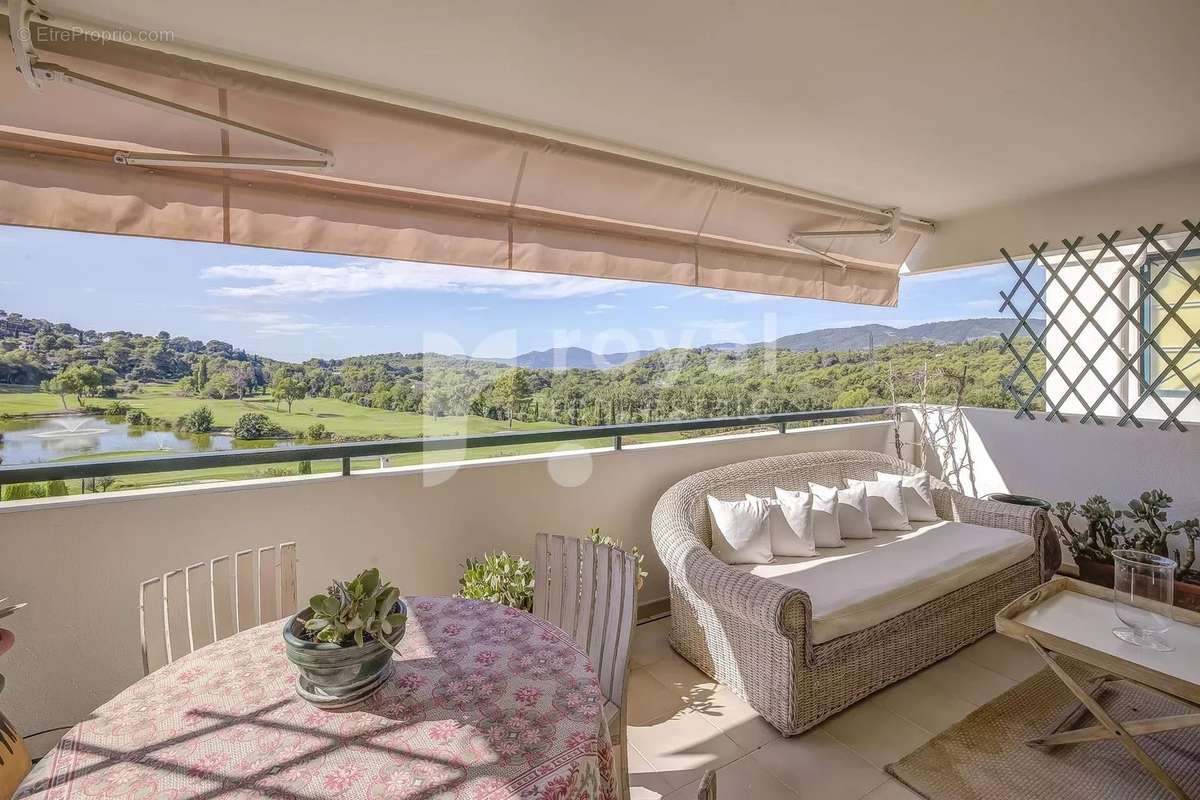 Appartement à MOUGINS