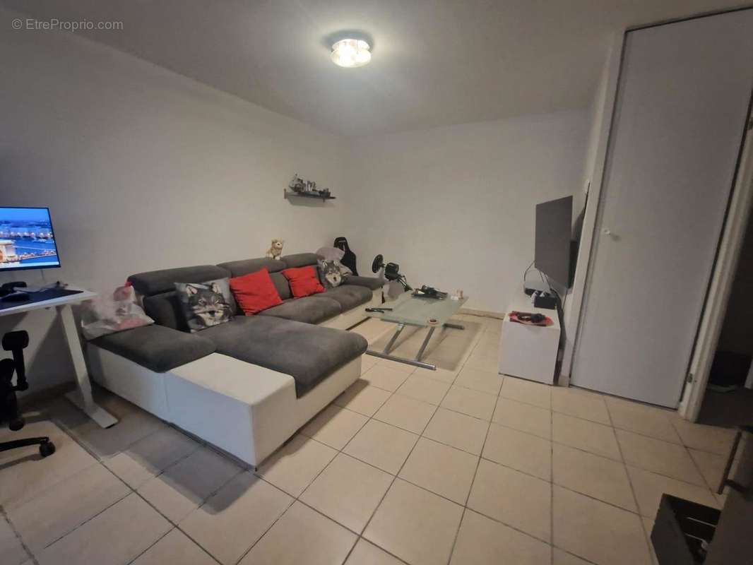 Appartement à MAUGUIO