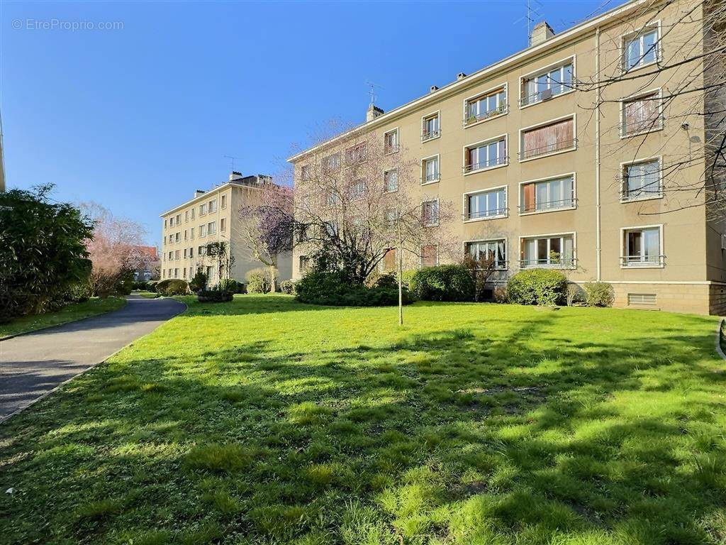 Appartement à SAINT-MAUR-DES-FOSSES