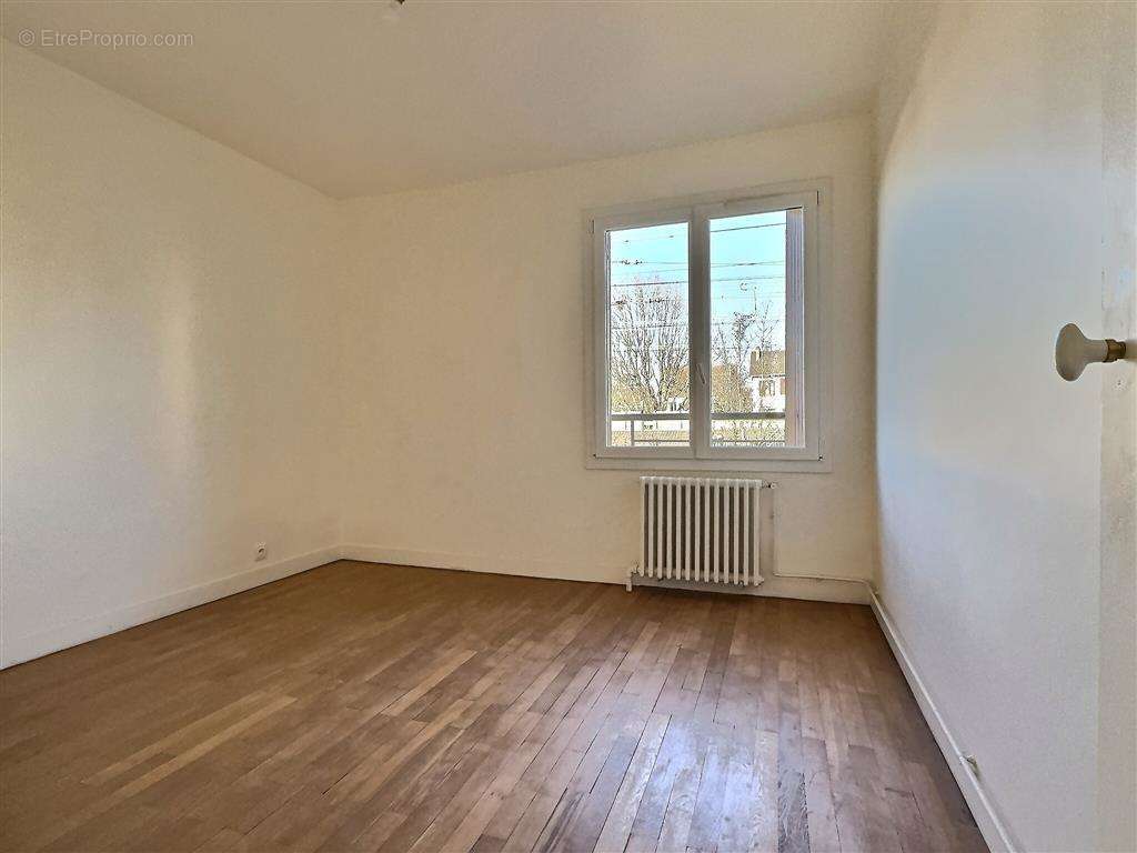 Appartement à SAINT-MAUR-DES-FOSSES