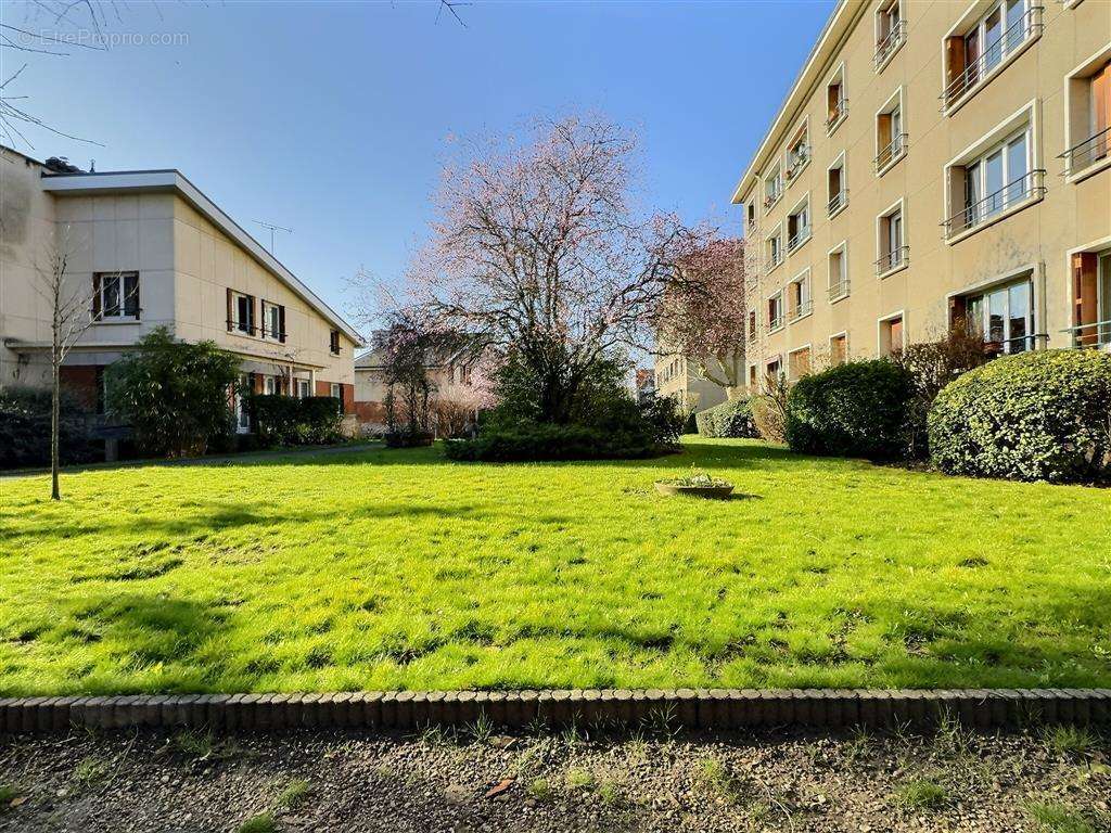 Appartement à SAINT-MAUR-DES-FOSSES