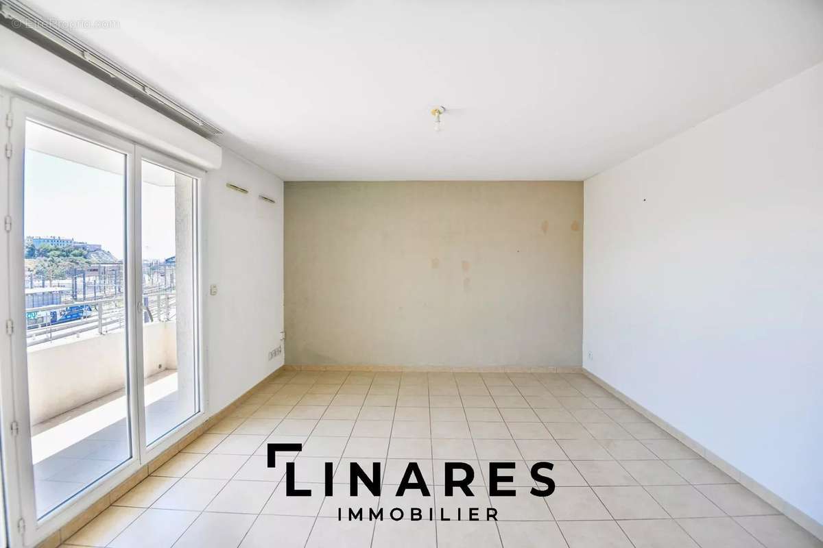 Appartement à MARSEILLE-4E