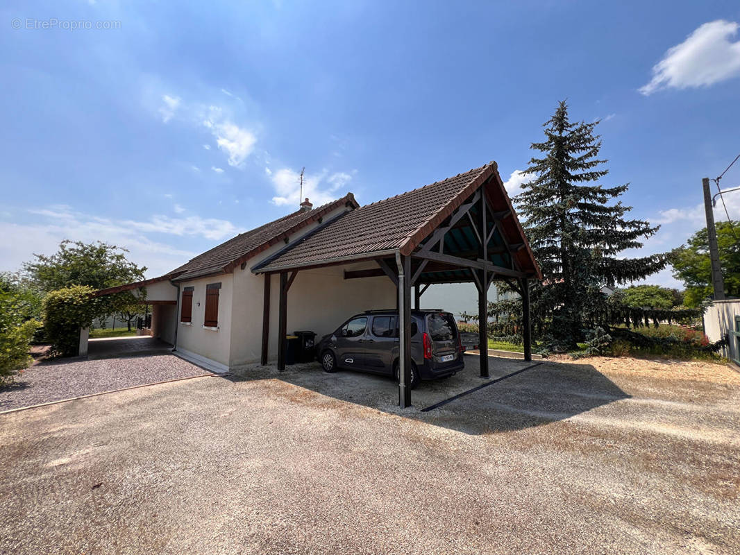 Maison à SAINT-DOULCHARD