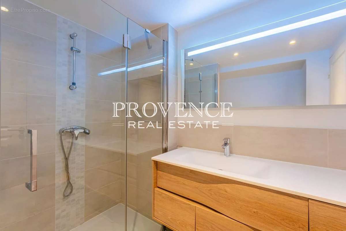 Appartement à MARSEILLE-6E