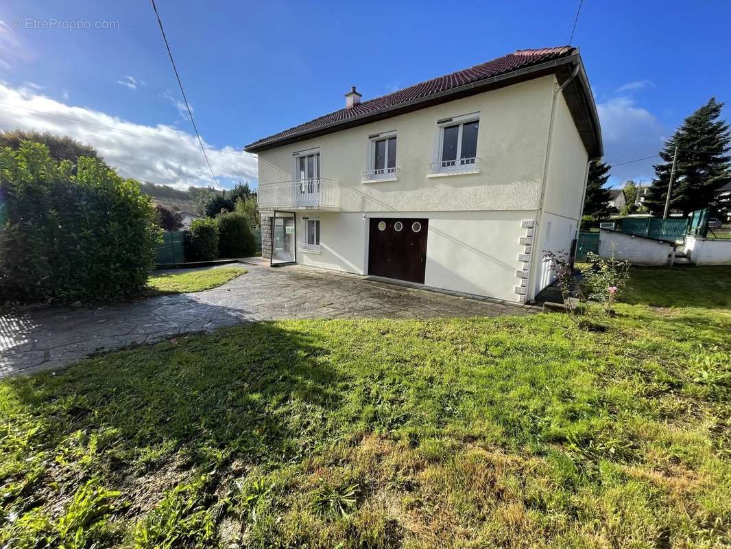 Maison à SAINT-FLOUR