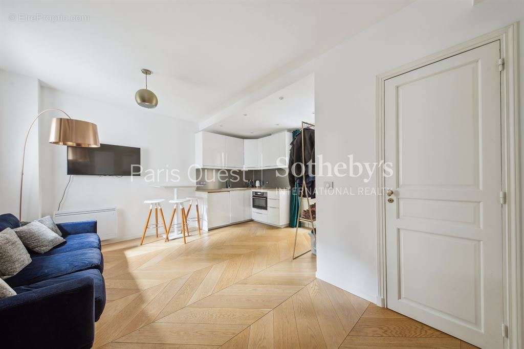 Appartement à PARIS-7E