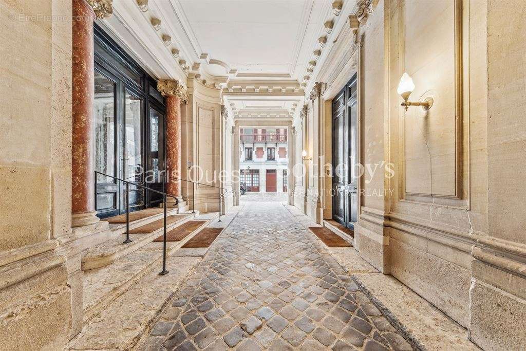 Appartement à PARIS-7E