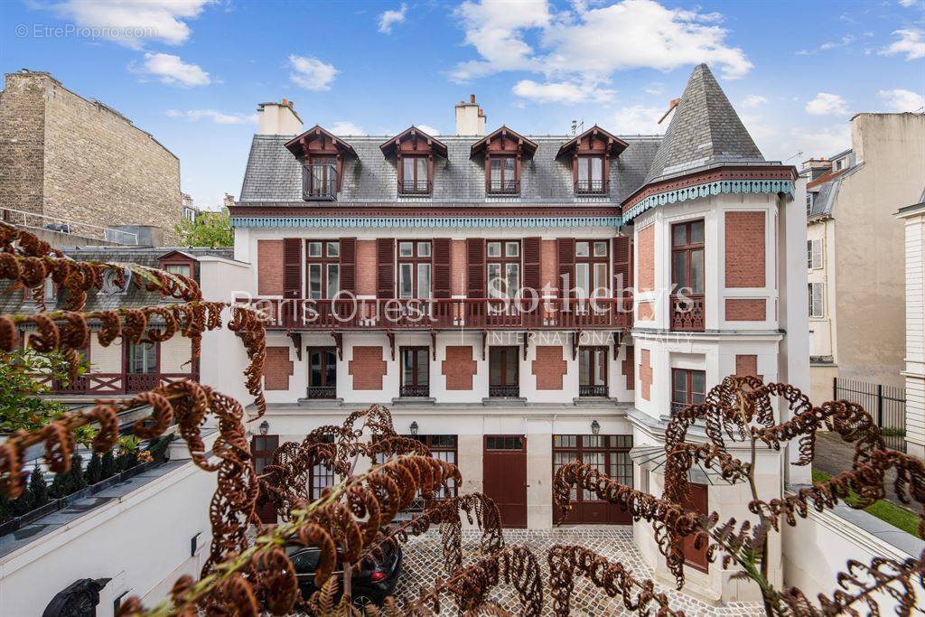 Appartement à PARIS-7E