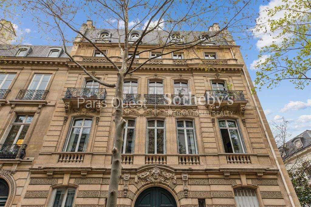 Appartement à PARIS-7E