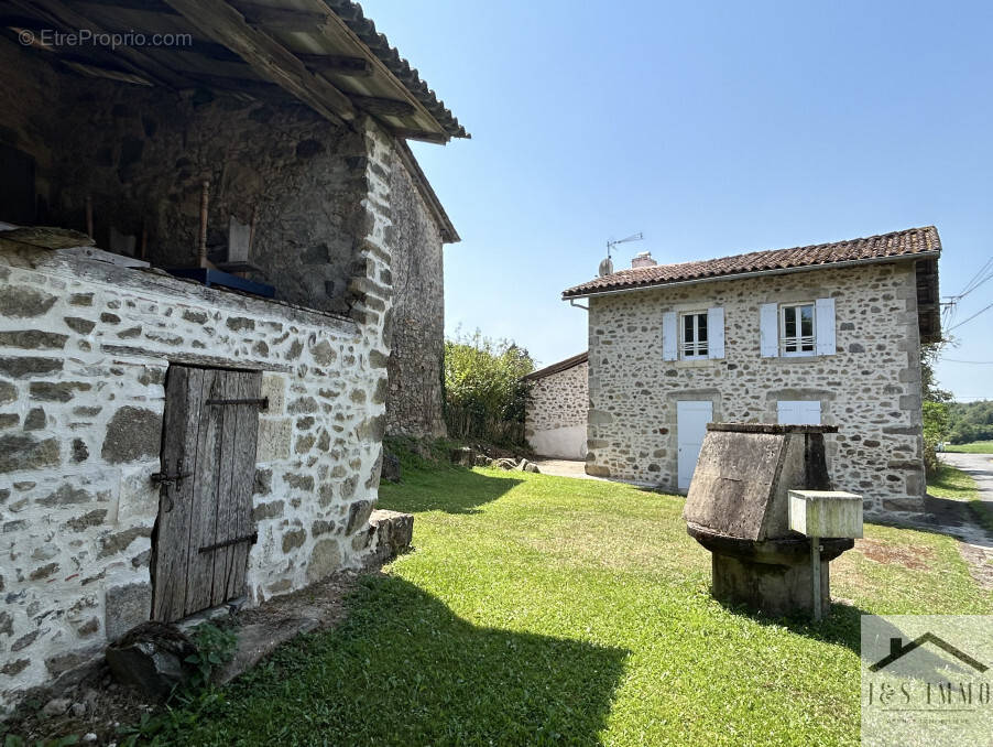 Maison à SAUVAGNAC