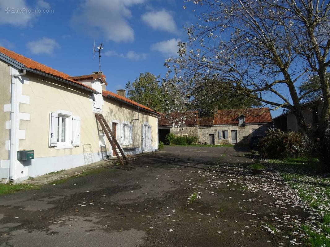 Maison à PAIZAY-LE-SEC