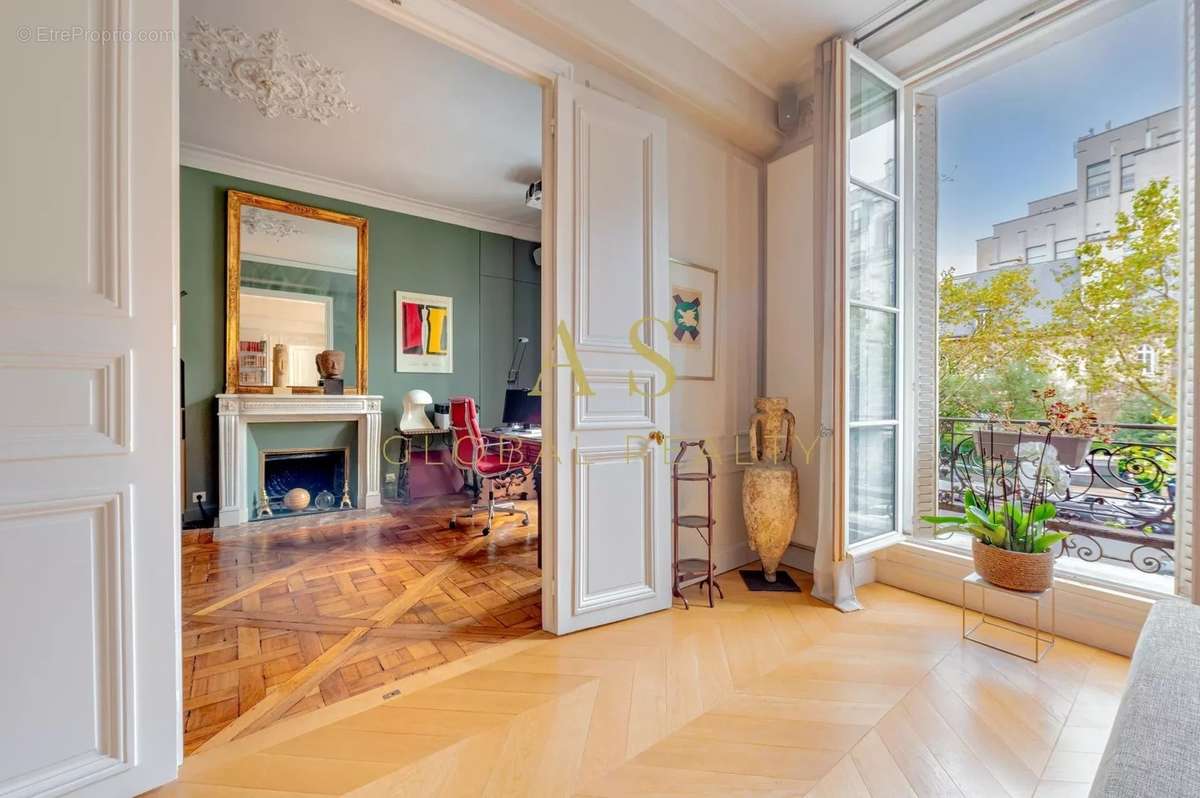 Appartement à PARIS-6E