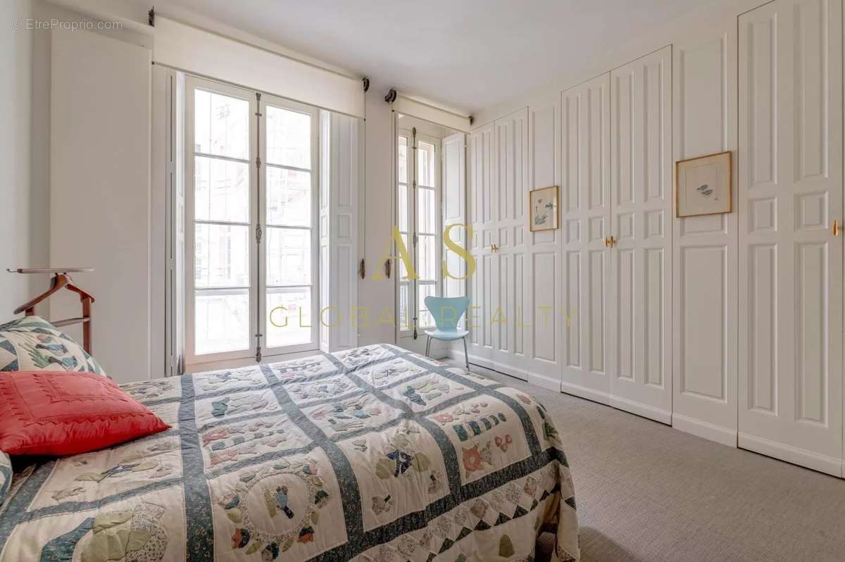 Appartement à PARIS-6E