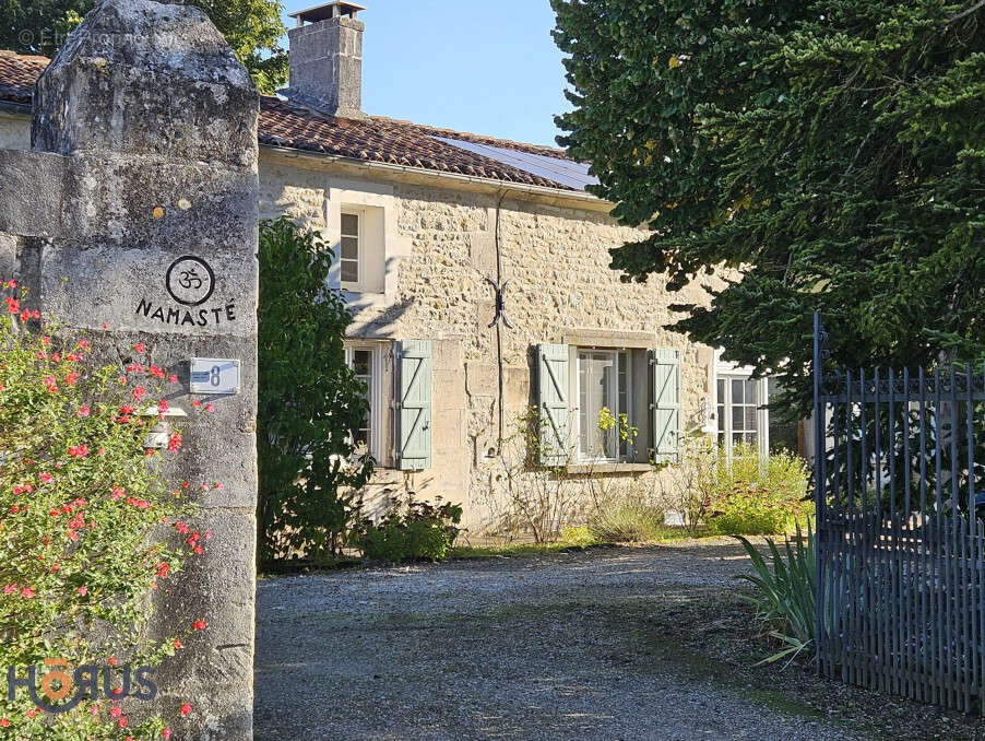 Maison à BOURG-CHARENTE