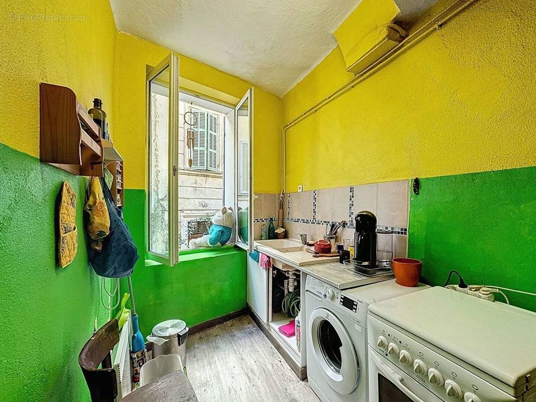 Appartement à MARSEILLE-2E