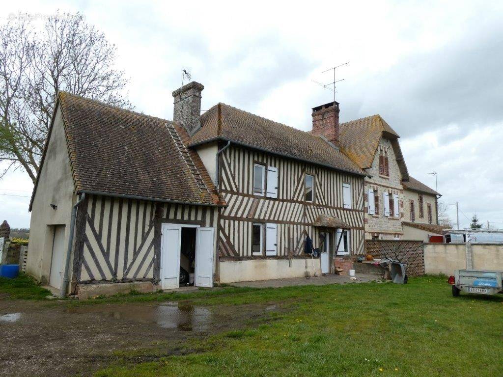 Maison à LES MOUTIERS-EN-AUGE