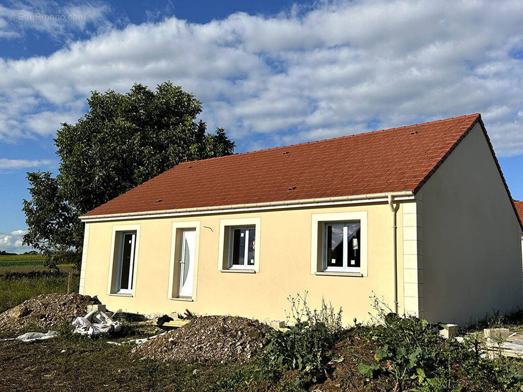 Maison à COURLON-SUR-YONNE