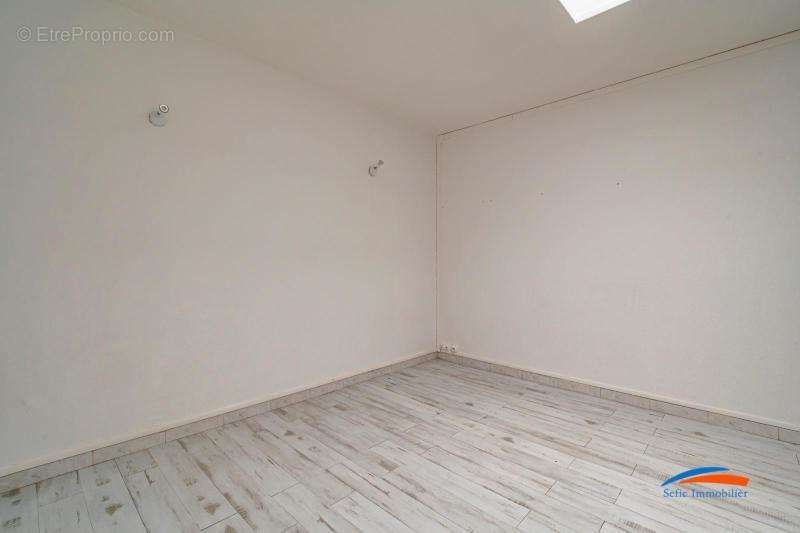   - Appartement à REIMS