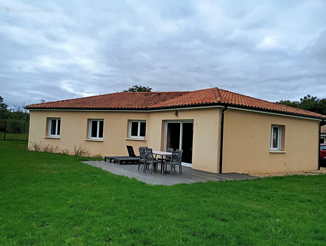 Maison à CHAPELLE-VIVIERS