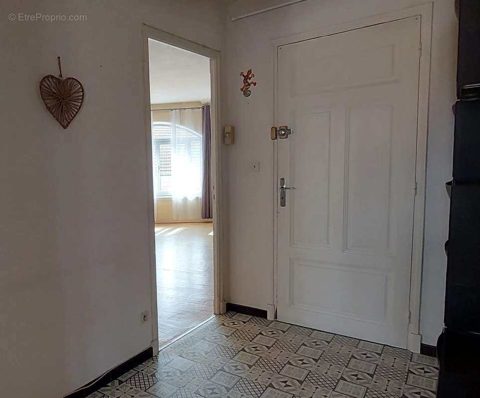 Appartement à LARAGNE-MONTEGLIN