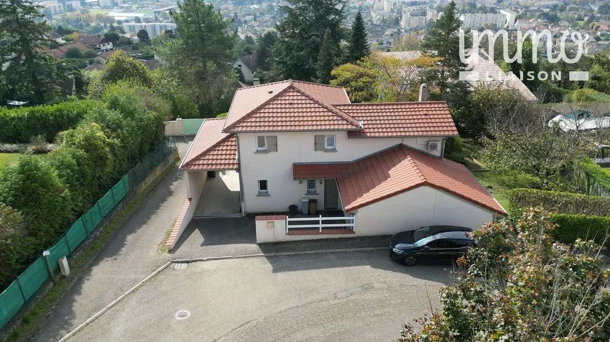 Maison à BOURGOIN-JALLIEU